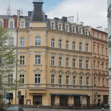 Hezky Byt U Hotela Thermal V Karlovych Varech Appartamento Karlovy Vary
